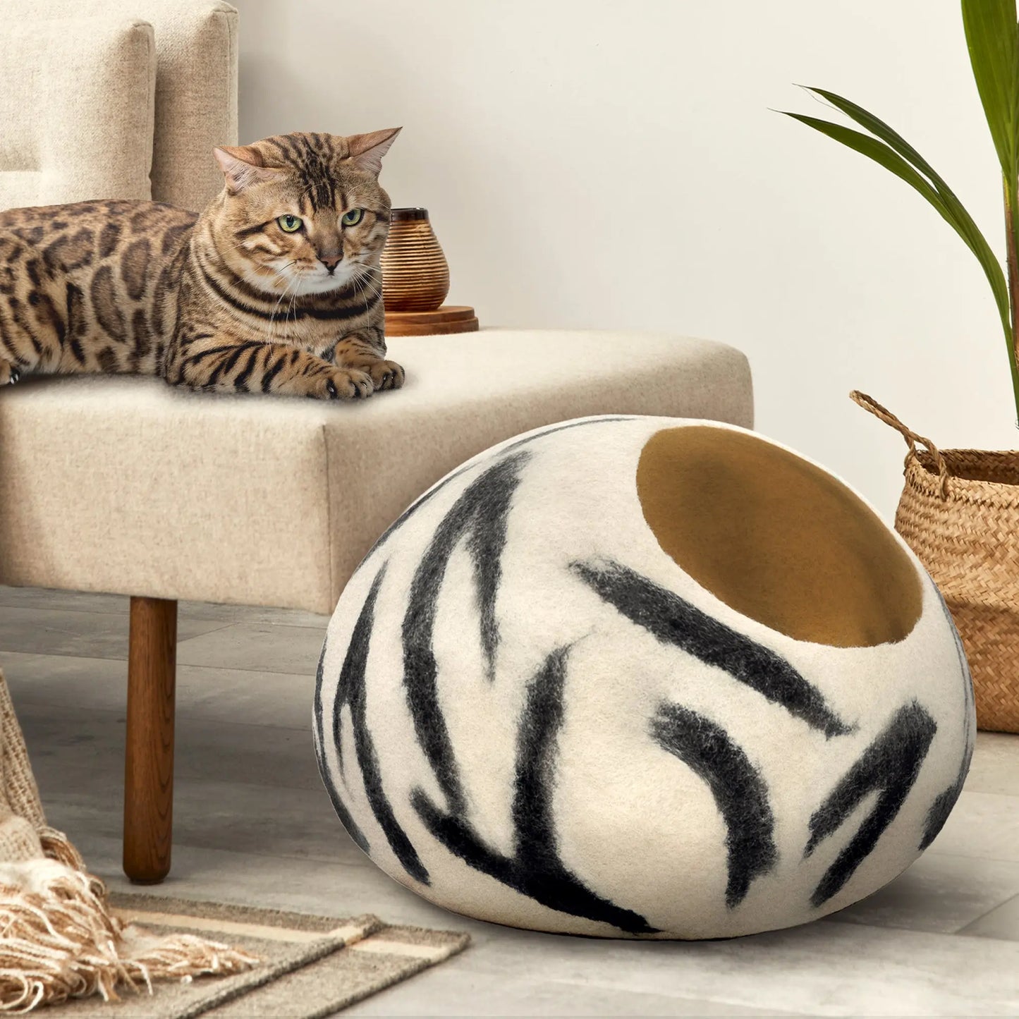 Woolygon Premium Felt Cat Cave Bed – Wool Kitty Beds Handcrafted Kitten Caves Bed for Indoor Cats - Made from 100% Eco-Friendly Merino Wool, Foldable Cat Hidewawy Covered Cat House Pod (Rainbow Twist) Woolygon