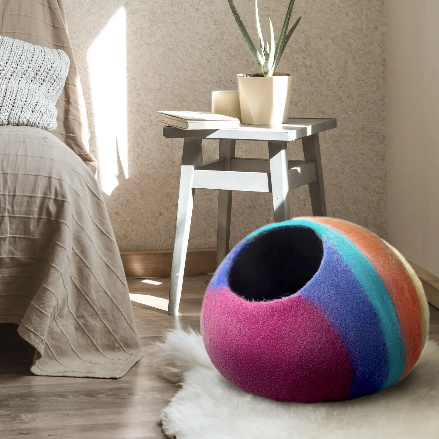 Eco-friendly pet hideaway for cats